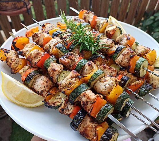 Brochettes De Poulet & 3 Poivrons