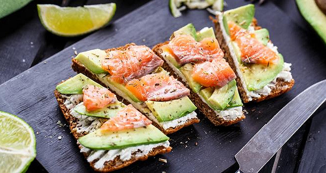 Tartine avocat saumon